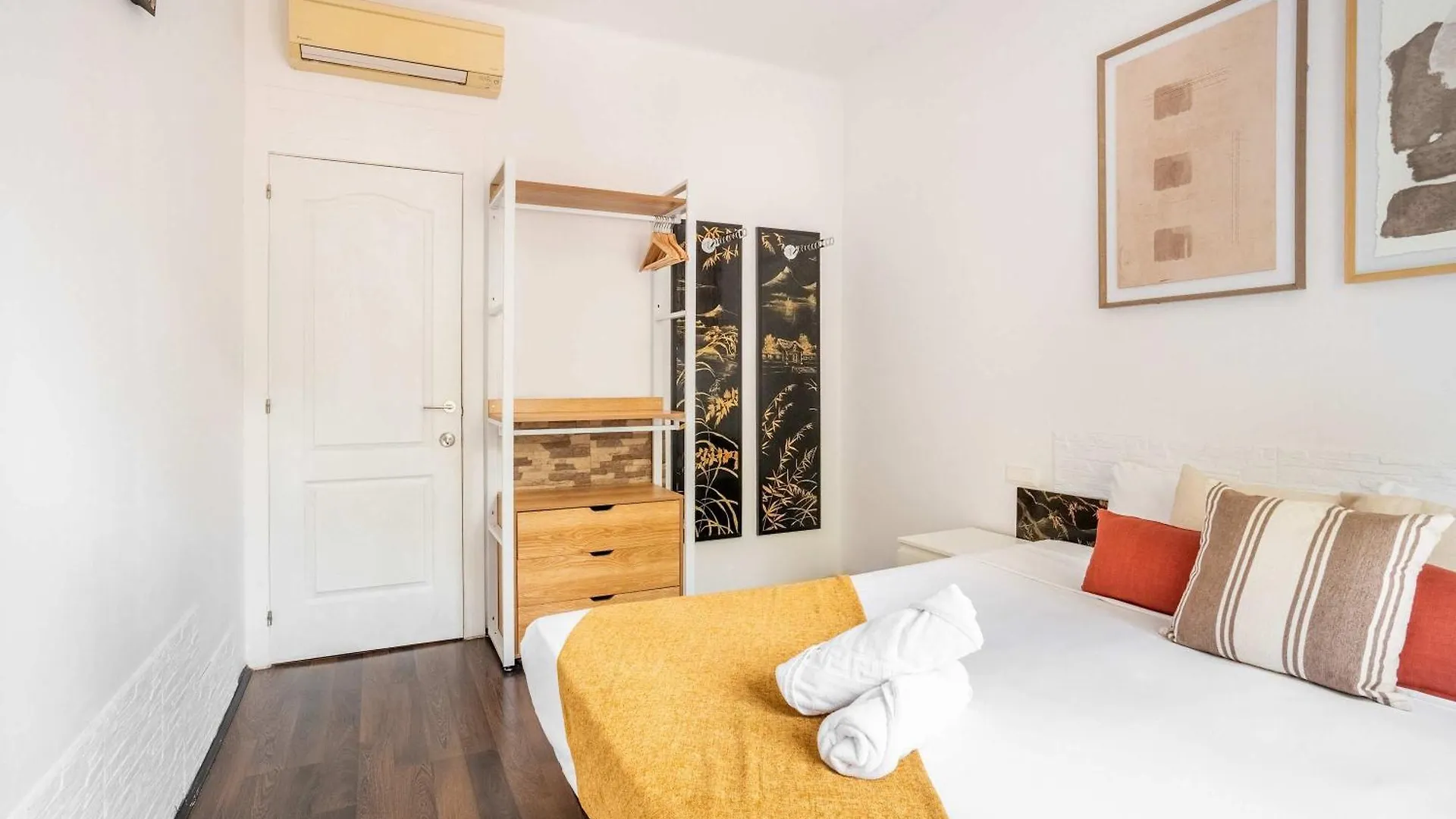 4- Bedroom Apartment In Gracia Village Barcelona 0*,